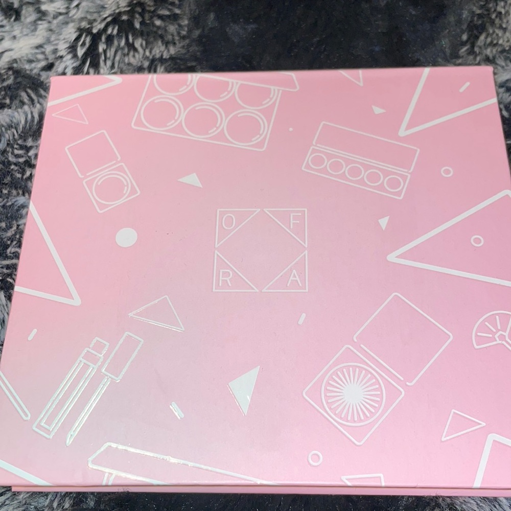 🌻Ofra Blush Palette🌻